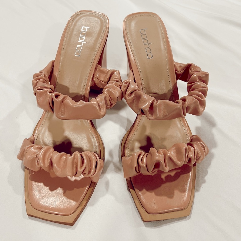 BLUSH HEELS